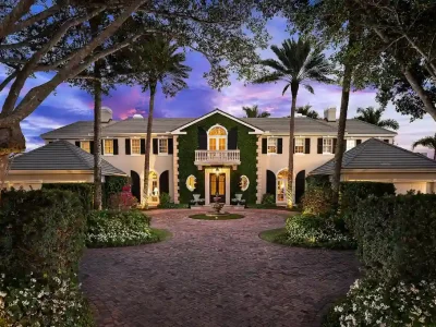 $38.5 Million Masterpiece Commands Naples Bay With Unrivaled Waterfront Prestige in Port Royal 1 1975 Galleon DR Lists for 38.5 Million a Spectacular Powerhouse Waterfront Estate in Port Royal 1