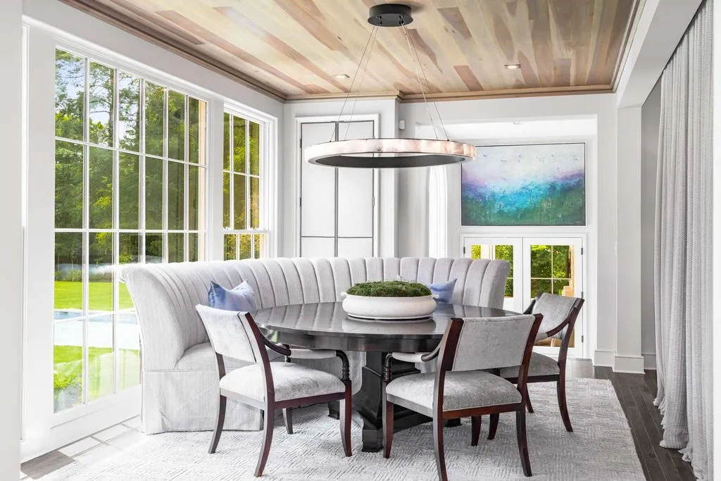 An Exceptional Estate Expertly Reimagined by Cates Builders with Resort-Style Outdoor Living, Priced at $7.5 Million 22 215 Lynnwood Ter Showcases an Exceptional Estate Reimagined by Cates Builders 12