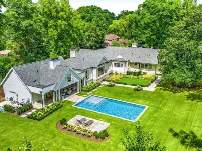 An Exceptional Estate Expertly Reimagined by Cates Builders with Resort-Style Outdoor Living, Priced at $7.5 Million 1 215 Lynnwood Ter Showcases an Exceptional Estate Reimagined by Cates Builders 26