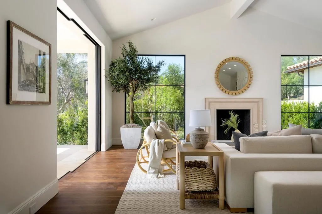 A Mediterranean-Inspired California Dream Estate on 5 Acres Asks $21 Million 12 220 Montecito Ranch Ln A Spectacular 5 Acre Mediterranean California Dream Estate 8