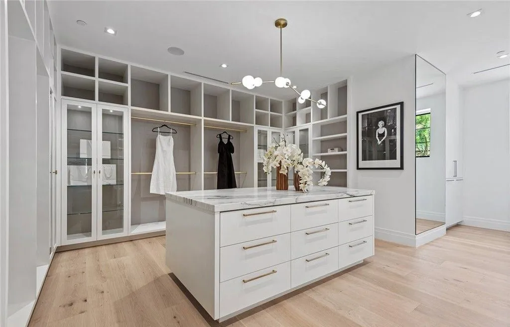 A Pristine New California Estate on 1.4 Acres at $24.775 Million 23 24044 Long Valley Rd A Spectacular Brand New California Estate on 1.4 Acres 19