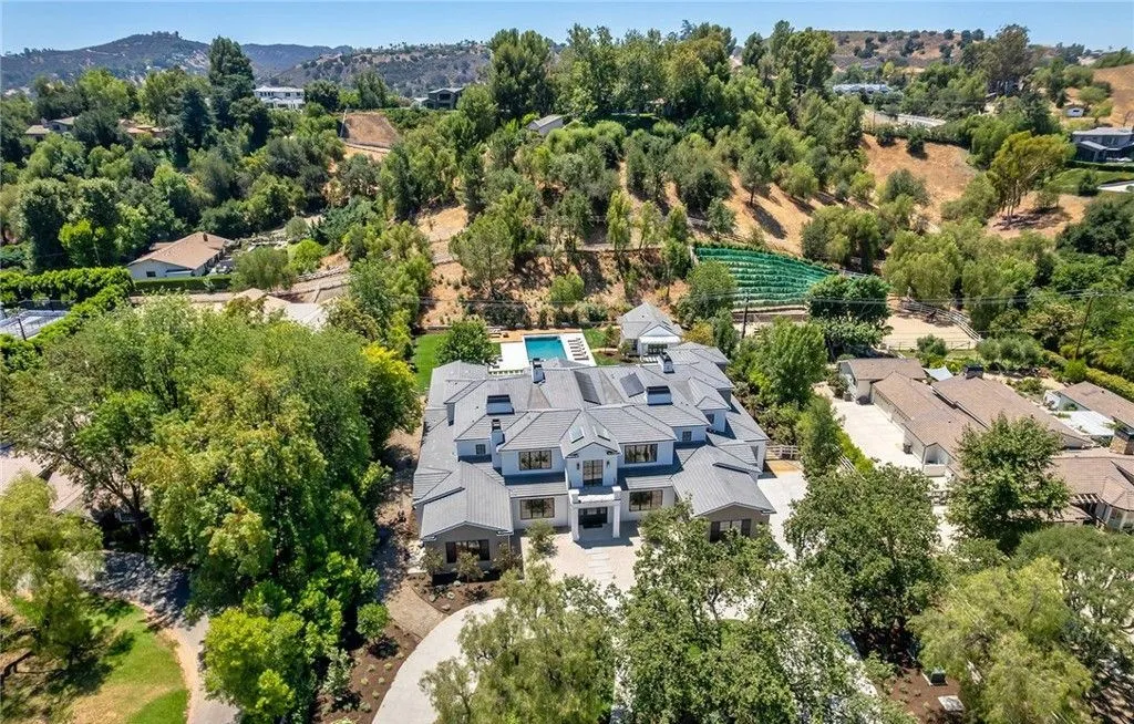 A Pristine New California Estate on 1.4 Acres at $24.775 Million 34 24044 Long Valley Rd A Spectacular Brand New California Estate on 1.4 Acres 30