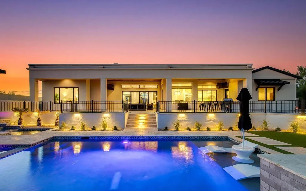 A Modern Desert Masterpiece in North Scottsdale Lists for $3.195 Million 5 25507 N 88th Way 1