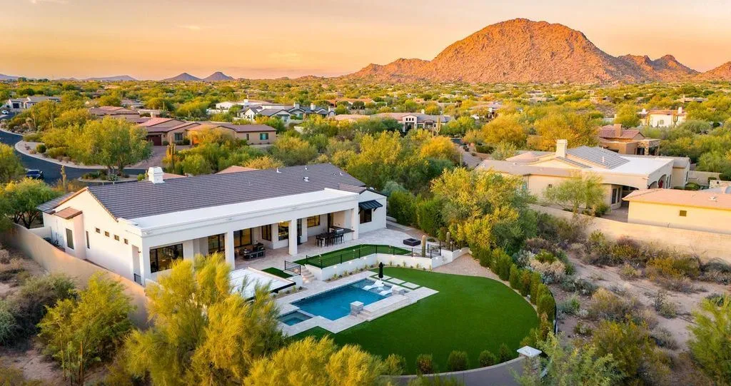 A Modern Desert Masterpiece in North Scottsdale Lists for $3.195 Million 28 25507 N 88th Way 27