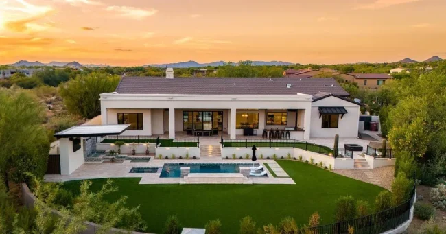 A Modern Desert Masterpiece in North Scottsdale Lists for $3.195 Million