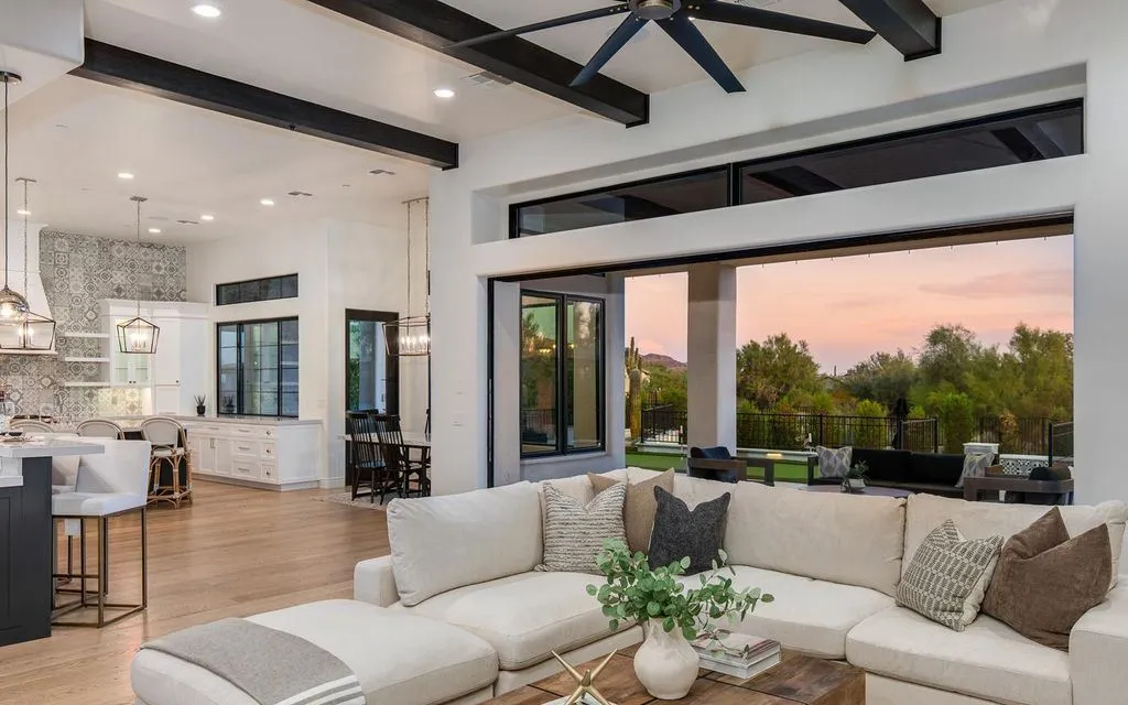A Modern Desert Masterpiece in North Scottsdale Lists for $3.195 Million 8 25507 N 88th Way 4