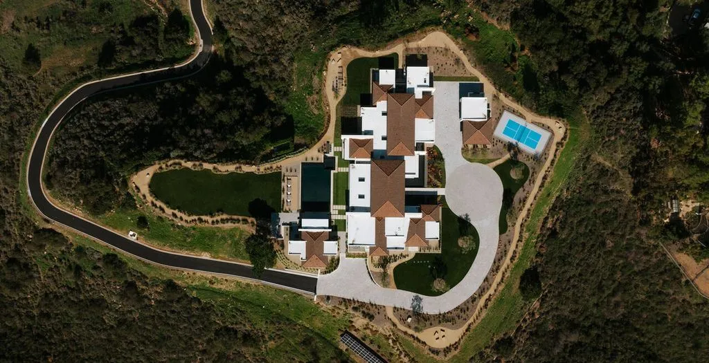 An Extraordinary California Residence Showcasing 15,000 Square Feet of Innovative Design at $29.995 Million 13 2551 White Stallion Rd Unveils a World Class Trophy Caliber Single Story California Estate of Monumental Scale 22