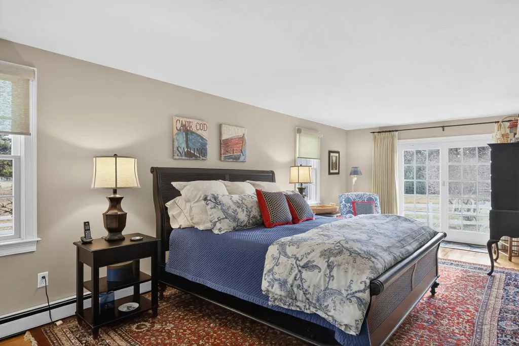 An Iconic 5.11-Acre Waterfront Estate Defined by Privacy and Prestige at $9.5M 14 299 Main Street An Extraordinary 5.11 Acre Private Waterfront Estate at 9.5M 11