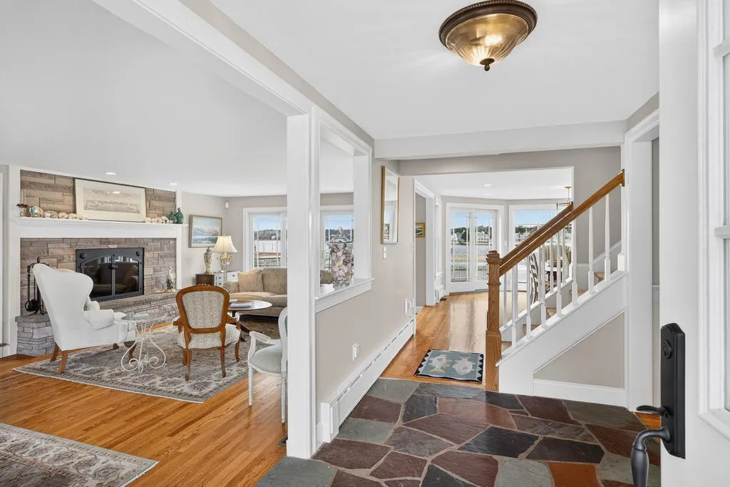 An Iconic 5.11-Acre Waterfront Estate Defined by Privacy and Prestige at $9.5M 12 299 Main Street An Extraordinary 5.11 Acre Private Waterfront Estate at 9.5M 9