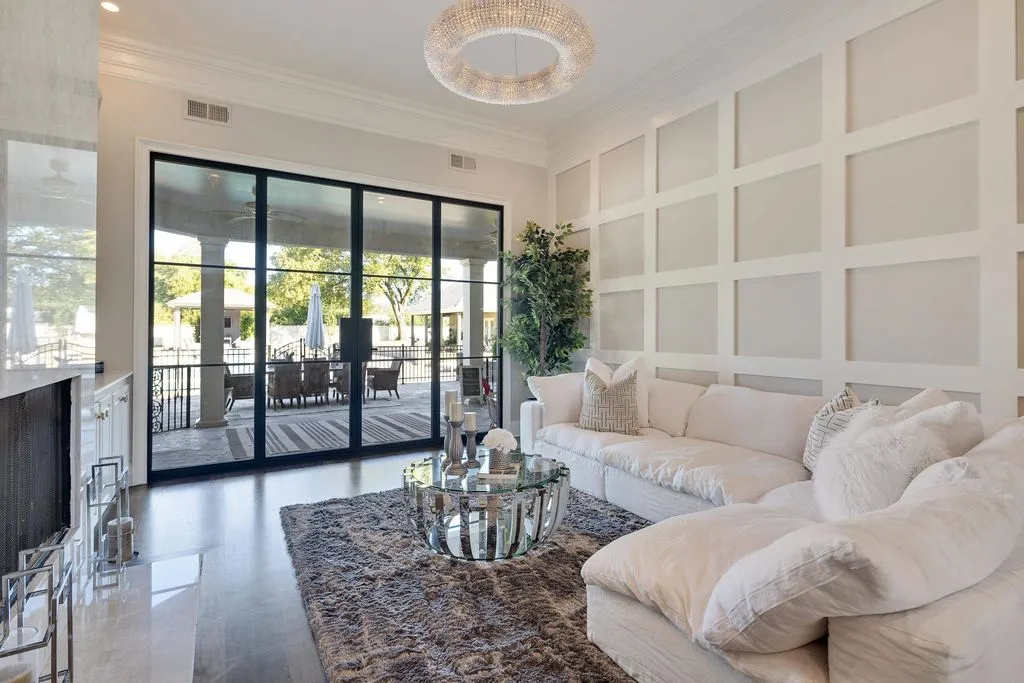 Tennessee Private Estate Reimagined for Luxury Living Lists for $3.499M 11 3246 Hollow Creek Rd An Extraordinary Tennessee Estate Reimagined for Elevated Living and Entertaining 10