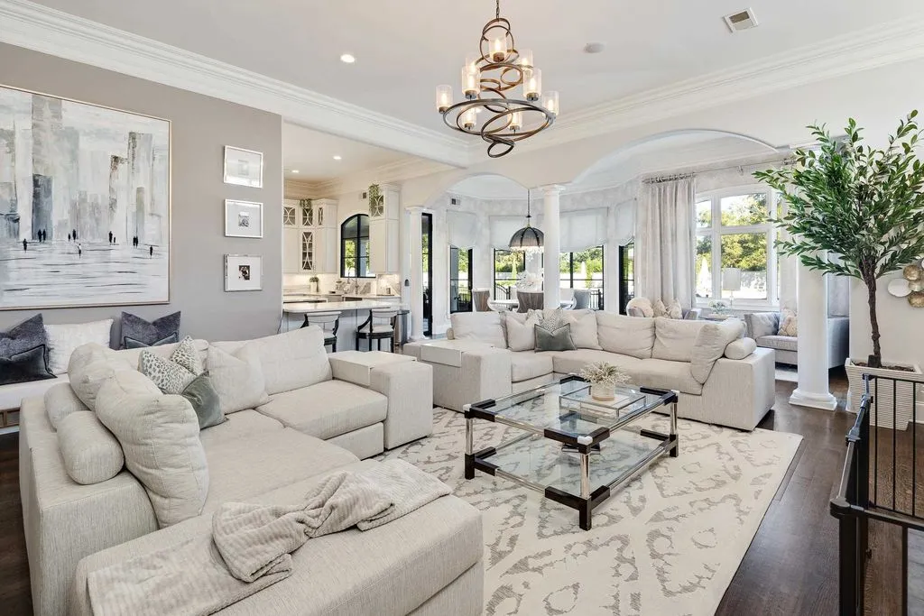 Tennessee Private Estate Reimagined for Luxury Living Lists for $3.499M 16 3246 Hollow Creek Rd An Extraordinary Tennessee Estate Reimagined for Elevated Living and Entertaining 13