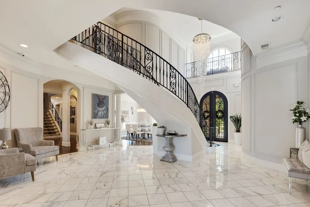 Tennessee Private Estate Reimagined for Luxury Living Lists for $3.499M 9 3246 Hollow Creek Rd An Extraordinary Tennessee Estate Reimagined for Elevated Living and Entertaining 8