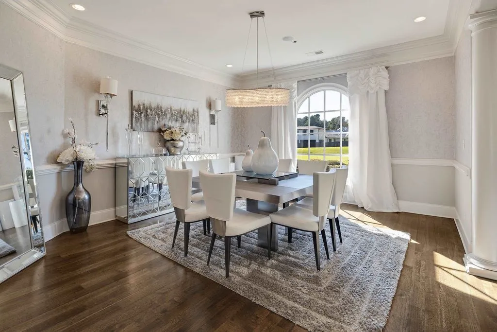 Tennessee Private Estate Reimagined for Luxury Living Lists for $3.499M 10 3246 Hollow Creek Rd An Extraordinary Tennessee Estate Reimagined for Elevated Living and Entertaining 9