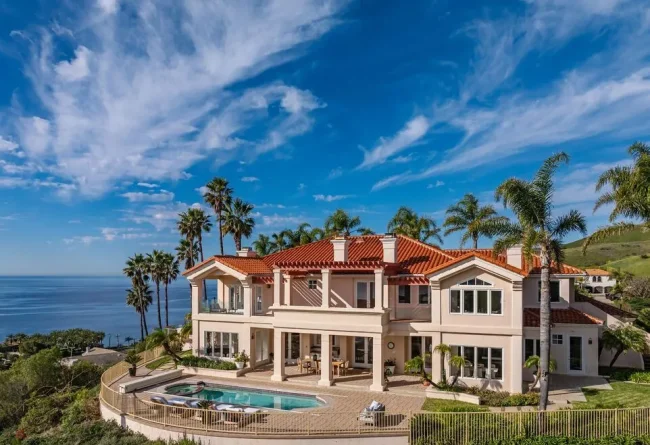 An Iconic $8.25M California Residence Blending Mediterranean Elegance With Panoramic Ocean Views