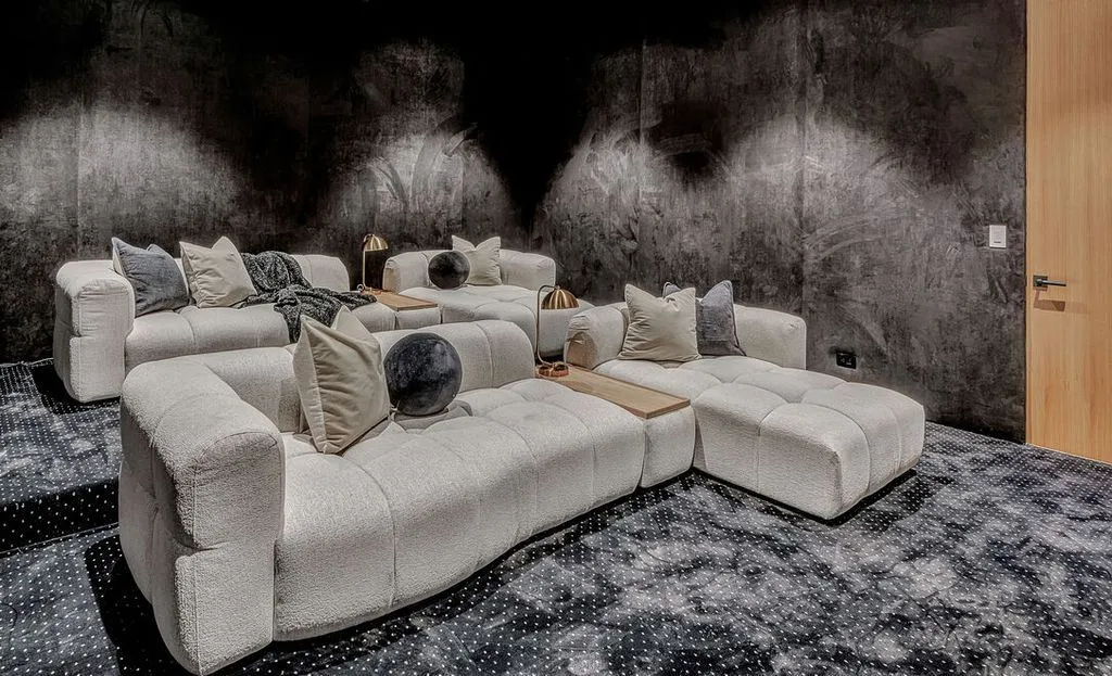 An Exceptional New-Construction Estate in California Delivers Unparalleled Privacy at $12.999M 26 4705 Sophia Ave An Unrivaled Gated California Estate Delivering Absolute Privacy and Prestige 11