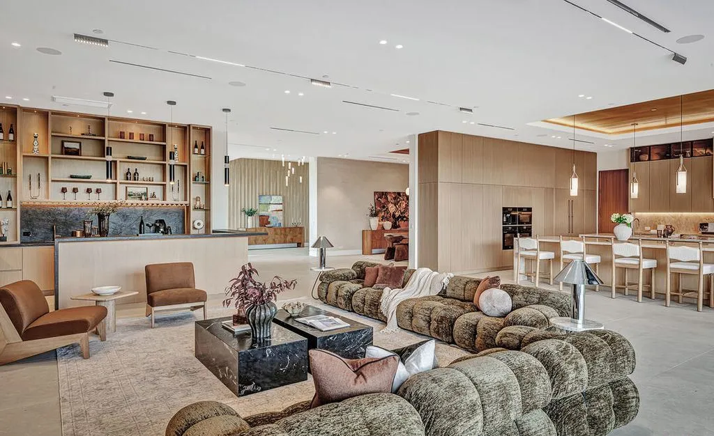 An Exceptional New-Construction Estate in California Delivers Unparalleled Privacy at $12.999M 10 4705 Sophia Ave An Unrivaled Gated California Estate Delivering Absolute Privacy and Prestige 13