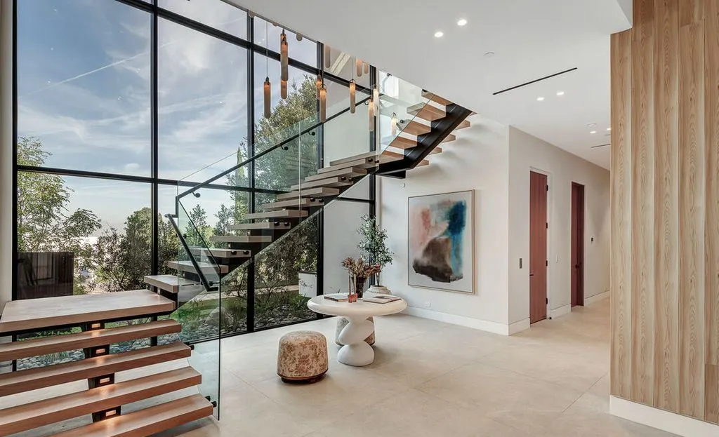 An Exceptional New-Construction Estate in California Delivers Unparalleled Privacy at $12.999M 9 4705 Sophia Ave An Unrivaled Gated California Estate Delivering Absolute Privacy and Prestige 21