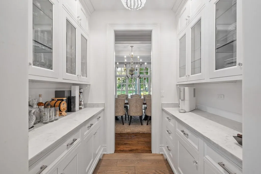 An Extraordinary 36-Acre Countryside Estate in Illinois Lists for $8.495M 17 5021 Minkler Rd A Trophy 36 Acre Countryside Haven Offering Rare Privacy 13