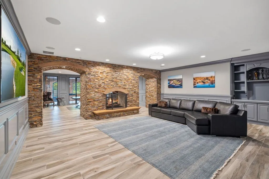 An Extraordinary 36-Acre Countryside Estate in Illinois Lists for $8.495M 11 5021 Minkler Rd A Trophy 36 Acre Countryside Haven Offering Rare Privacy 22