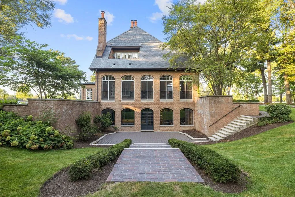 An Extraordinary 36-Acre Countryside Estate in Illinois Lists for $8.495M 7 5021 Minkler Rd A Trophy 36 Acre Countryside Haven Offering Rare Privacy 7