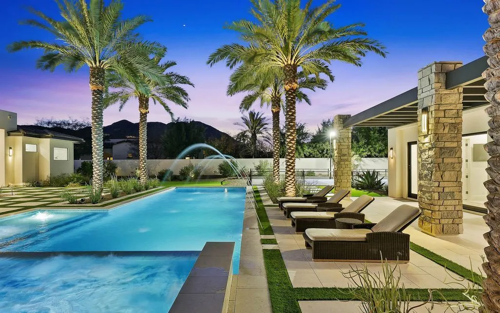 An Elite Arizona Residence Crafted for Seamless Indoor-Outdoor Living at $10.9M 20 5102 E Butler Dr A Striking Arizona Estate Where Modern Architecture Meets Resort Style Living 13