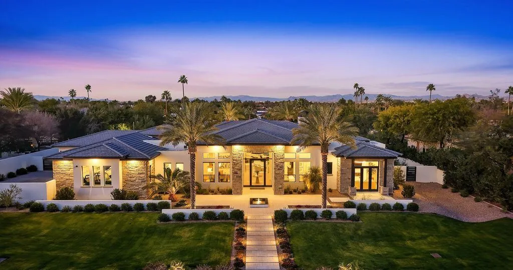 An Elite Arizona Residence Crafted for Seamless Indoor-Outdoor Living at $10.9M 16 5102 E Butler Dr A Striking Arizona Estate Where Modern Architecture Meets Resort Style Living 4