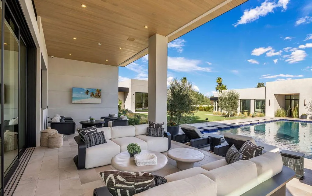A Bold Contemporary Statement of Luxury and Precision Craftsmanship, Offered at $12.495M in Arizona 20 5441 E Via Buena Vis A World Class Contemporary Masterpiece 15