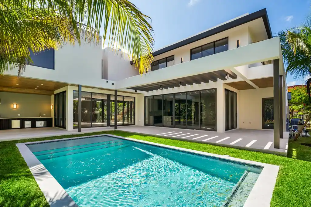 6250 at South Miami House by MIK Architecture, A Garden-Centered Family Home Defined by Light, Transparency, and Calm Living 6 6250 at South Miami House by MIK Architecture A Garden Centered Family Home Defined by Light Transparency and Calm Living 11