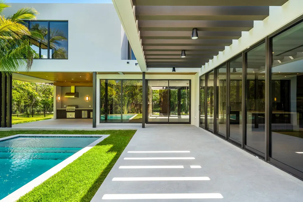 6250 at South Miami House by MIK Architecture, A Garden-Centered Family Home Defined by Light, Transparency, and Calm Living 5 6250 at South Miami House by MIK Architecture, A Garden-Centered Family Home Defined by Light, Transparency, and Calm Living
