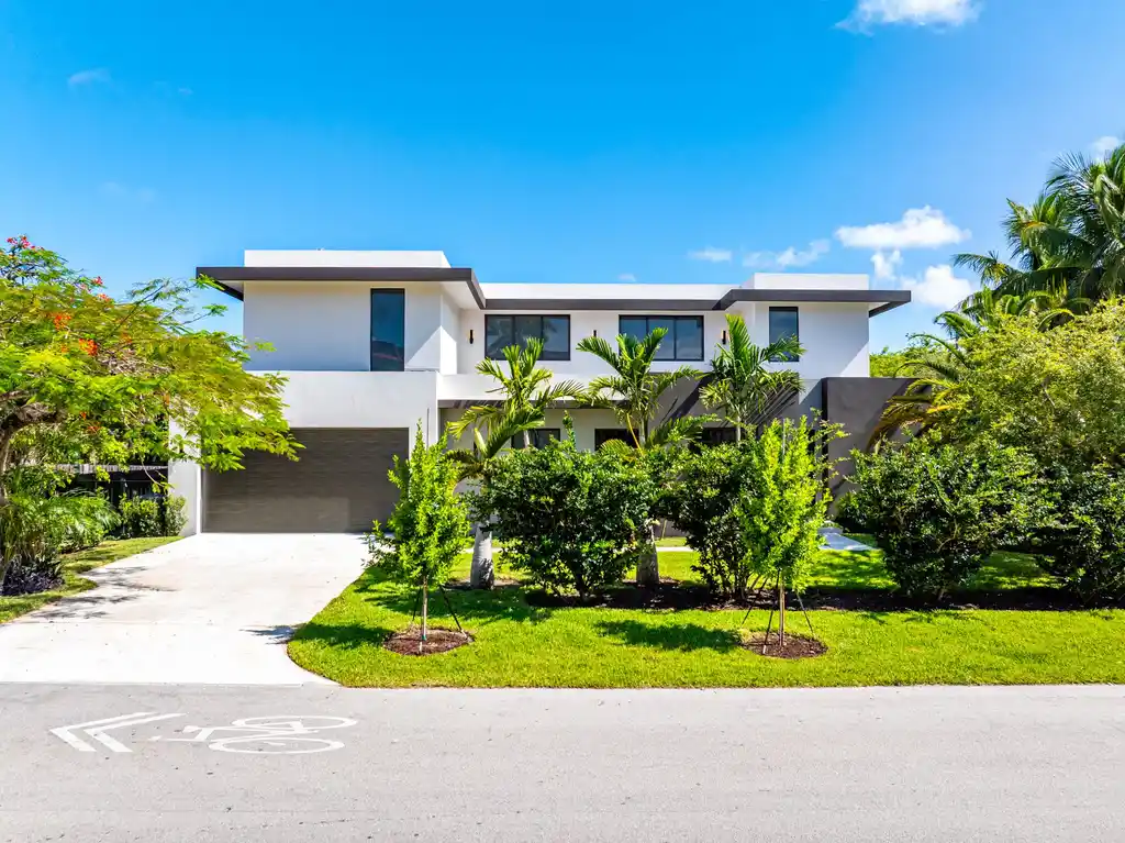 6250 at South Miami House by MIK Architecture, A Garden-Centered Family Home Defined by Light, Transparency, and Calm Living 2 6250 at South Miami House by MIK Architecture A Garden Centered Family Home Defined by Light Transparency and Calm Living 2