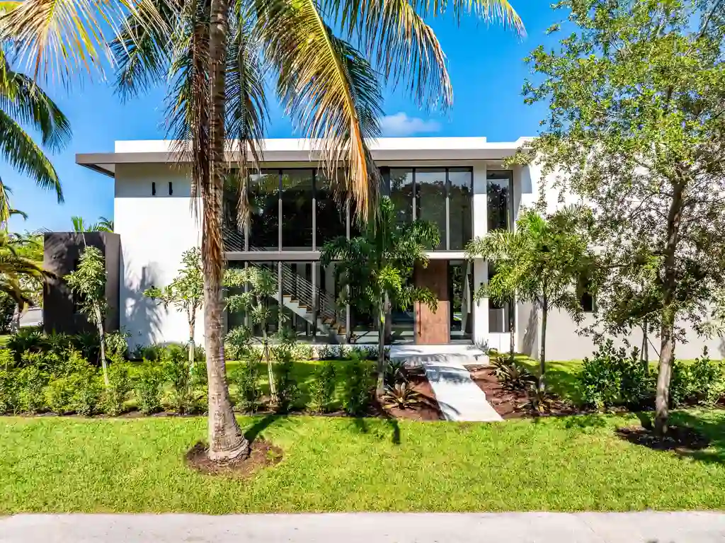 6250 at South Miami House by MIK Architecture, A Garden-Centered Family Home Defined by Light, Transparency, and Calm Living 12 6250 at South Miami House by MIK Architecture, A Garden-Centered Family Home Defined by Light, Transparency, and Calm Living