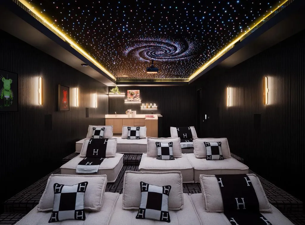 A Monumental Architectural Statement Defines Elite California Living at $18.5M 19 6283 La Jolla Scenic Dr S A Monumental Architectural Statement Defining California Luxury 21