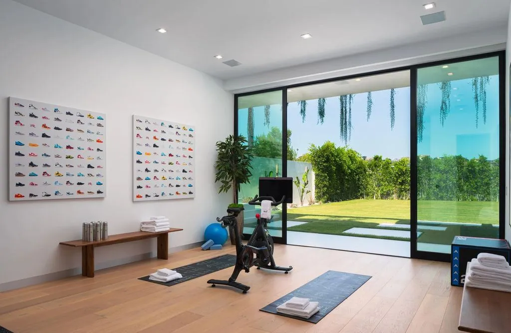 A Monumental Architectural Statement Defines Elite California Living at $18.5M 21 6283 La Jolla Scenic Dr S A Monumental Architectural Statement Defining California Luxury 22 1