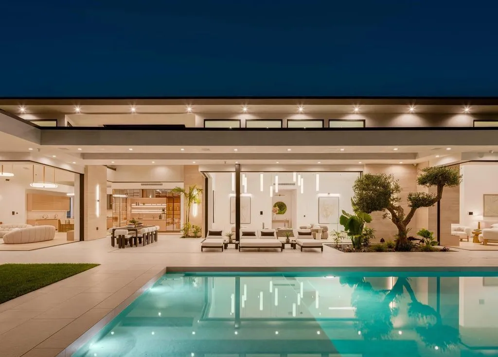 A Monumental Architectural Statement Defines Elite California Living at $18.5M 30 6283 La Jolla Scenic Dr S A Monumental Architectural Statement Defining California Luxury 29