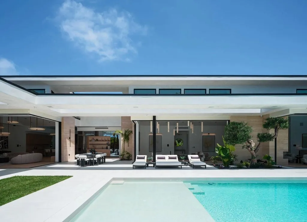 A Monumental Architectural Statement Defines Elite California Living at $18.5M 25 6283 La Jolla Scenic Dr S A Monumental Architectural Statement Defining California Luxury 3