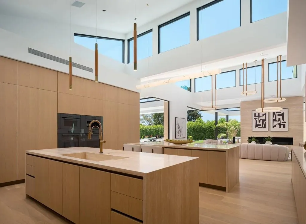 A Monumental Architectural Statement Defines Elite California Living at $18.5M 10 6283 La Jolla Scenic Dr S A Monumental Architectural Statement Defining California Luxury 9