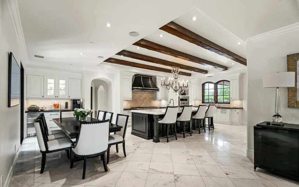 A Paradise Valley Mountain-View Masterpiece Asks $17.9 Million 9 6721 E Cheney Dr Showcases a Spectacular Mountain View Sanctuary in Paradise Valley 5