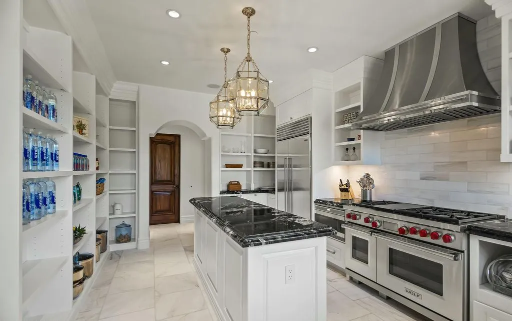 A Paradise Valley Mountain-View Masterpiece Asks $17.9 Million 11 6721 E Cheney Dr Showcases a Spectacular Mountain View Sanctuary in Paradise Valley 7