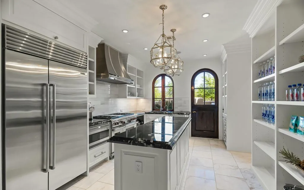 A Paradise Valley Mountain-View Masterpiece Asks $17.9 Million 12 6721 E Cheney Dr Showcases a Spectacular Mountain View Sanctuary in Paradise Valley 8