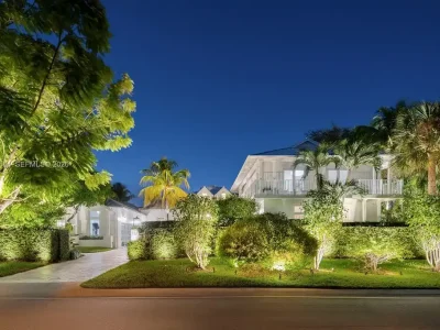 $24.9 Million Exceptional Waterfront Estate Showcases Elite Living in Miami’s Bay Point 1 761 Buttonwood Ln 24.9 Million Exceptional Waterfront Estate Defines Elite Miami Living 14