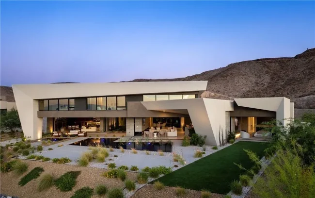 This Architecturally Significant Two-Story Residence Melds With Nevada’s Serene Mountains at $9.3M