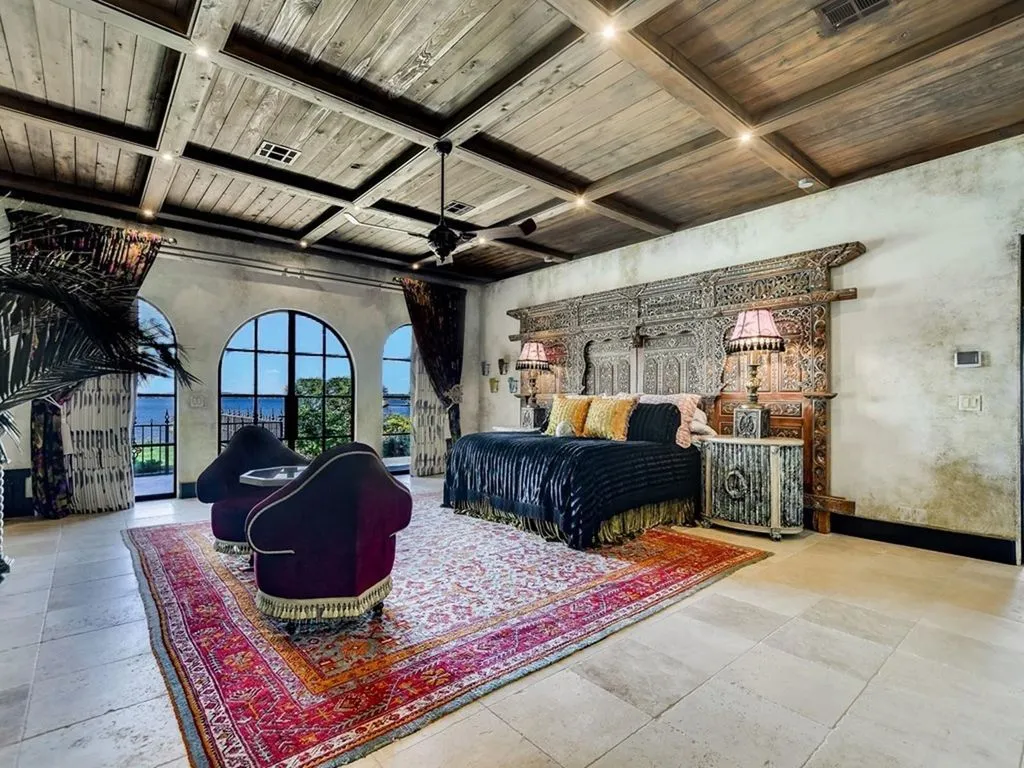 An Iconic Waterfront Estate Defining Horseshoe Bay Luxury Living, Listed for $10.995M 24 82 Applehead Island Dr An Extraordinary Waterfront Estate 17