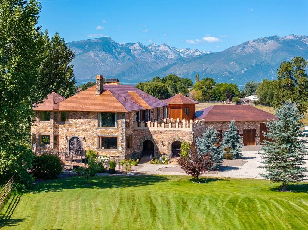 A Montana Home Where Timeless Design and Resort-Caliber Comfort Quietly Converge at $3.25M 5 859 Hamilton Heights Rd An Extraordinary Montana Estate With Resort Level Comfort 1