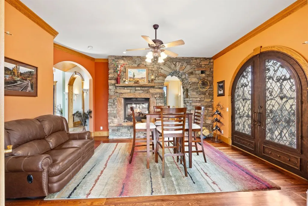 A Montana Home Where Timeless Design and Resort-Caliber Comfort Quietly Converge at $3.25M 11 859 Hamilton Heights Rd An Extraordinary Montana Estate With Resort Level Comfort 11