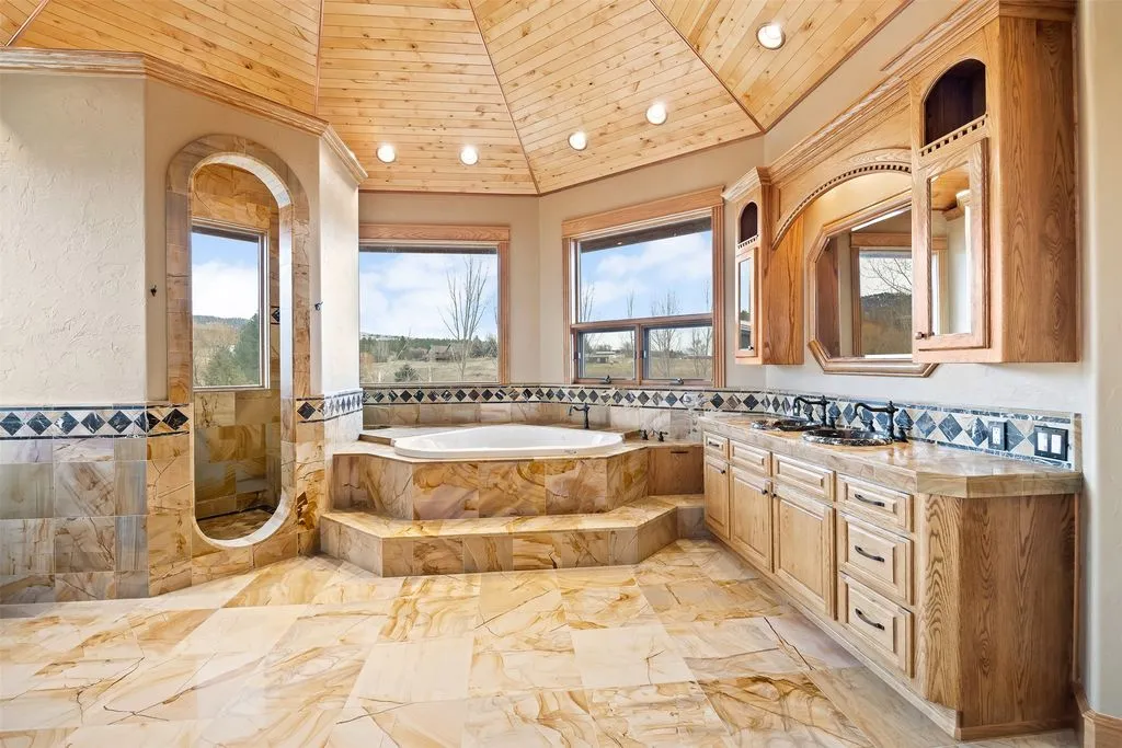 A Montana Home Where Timeless Design and Resort-Caliber Comfort Quietly Converge at $3.25M 21 859 Hamilton Heights Rd An Extraordinary Montana Estate With Resort Level Comfort 18