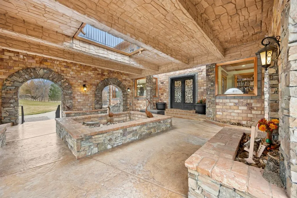 A Montana Home Where Timeless Design and Resort-Caliber Comfort Quietly Converge at $3.25M 8 859 Hamilton Heights Rd An Extraordinary Montana Estate With Resort Level Comfort 8