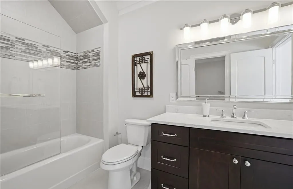 An Elite North Carolina Lakefront Estate With Resort-Style Amenities Lists for $3.25 Million 20 875 Starboard Reach An Elite Lakefront Estate With Resort Style Living 17