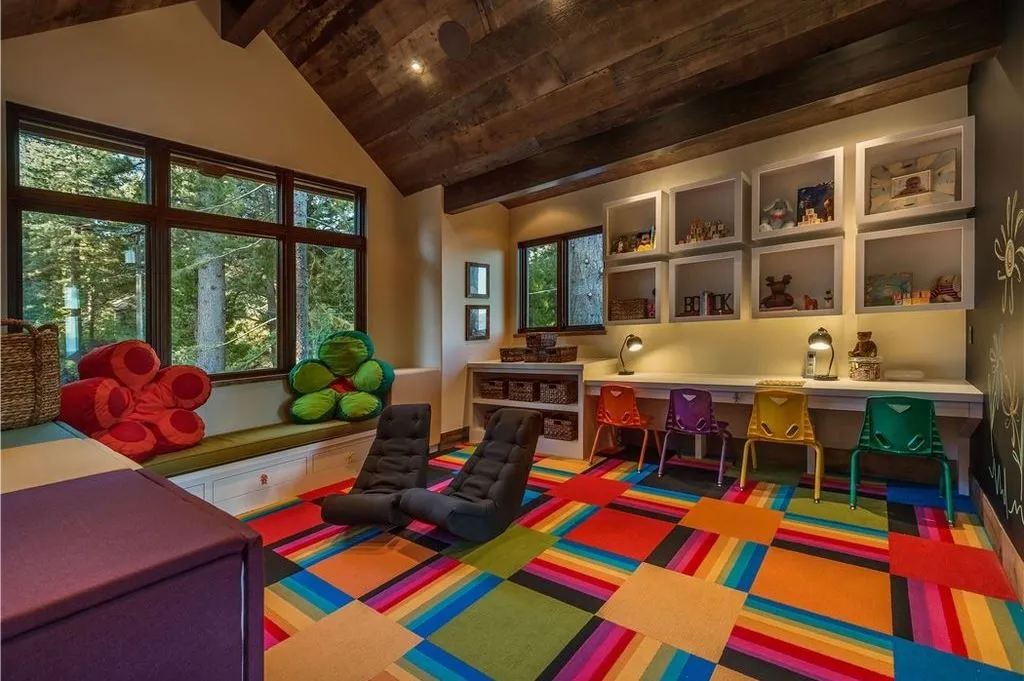 An Ultra-Rare Gated Lakefront Estate by NSM Construction and Dale Cox Esq. Offered at $47.5M 17 919 Lakeshore Blvd A Monumental Gated Lakefront Estate by NSM Construction and Dale Cox Esq. 13