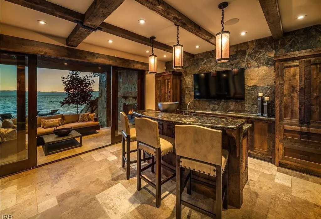 An Ultra-Rare Gated Lakefront Estate by NSM Construction and Dale Cox Esq. Offered at $47.5M 11 919 Lakeshore Blvd A Monumental Gated Lakefront Estate by NSM Construction and Dale Cox Esq. 7