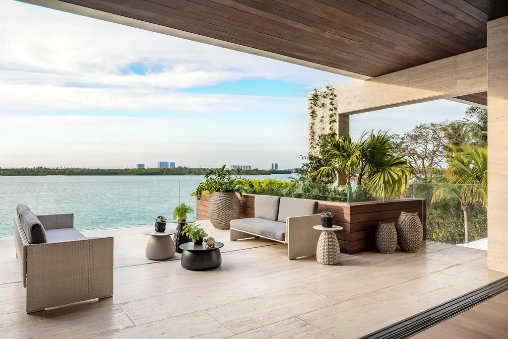 Bal Harbour Residence, Contemporary Coastal Living by Choeff Levy Fischman 5 Bal Harbour Residence Contemporary Coastal Living by Choeff Levy Fischman 9